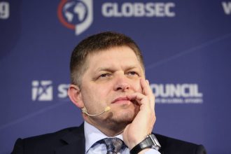 slovacia ar putea organiza alegeri anticipate ce spera robert fico sa obtina 683886e2d795a