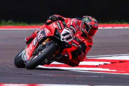 tragedie la campionatul britanic de superbike doi motociclisti au murit in urma unui carambol 6819c63d929be