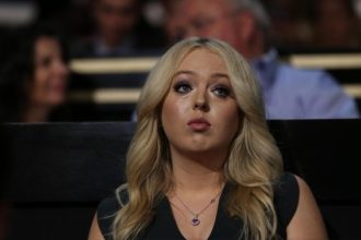 trump a devenit bunic pentru a 11 a oara dupa ce fiica sa tiffany a nascut un baietel 6826ddca09cf8