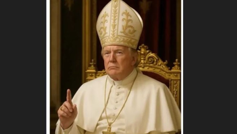 trump a postat pe retelele de socializare o fotografie cu el costumat in papa 6815afb962a64