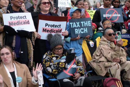 trump promite taxe pentru cei mai bogati americani economisti ar afecta doar 01 din populatie 68206cb503134