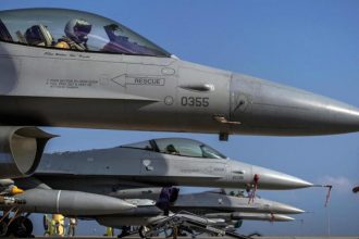 ucraina a mai pierdut un avion de lupta tip f 16 pilotul a fost gasit rapid si evacuat 68272098cb8ce