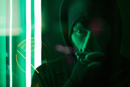 un agent fbi acum renegat sustine ca a incercat sa ajunga la elon musk pentru a l avertiza ca este tinta serviciilor secrete rusesti 682ff3fce4d5d