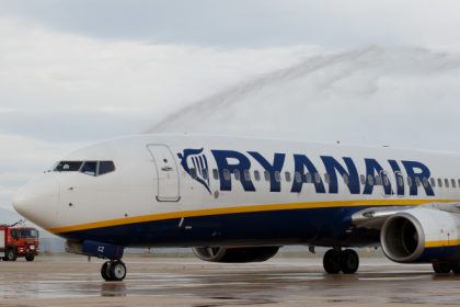 un avion a facut o aterizare de urgenta in franta dupa ce o femeie a nascut la bord 68231a80c5a85