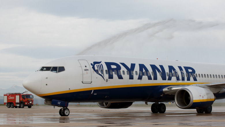 un avion a facut o aterizare de urgenta in franta dupa ce o femeie a nascut la bord 68231a80c5a85