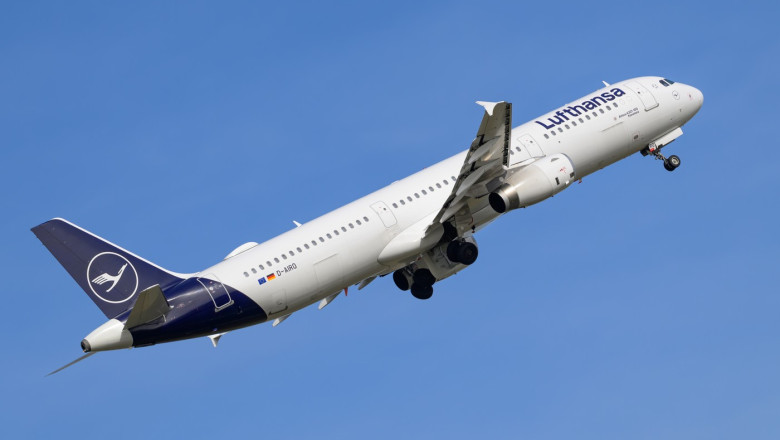 un avion lufthansa a zburat fara pilot dupa ce comandatul a fost blocat in afara cockpitului iar copilotul a lesinat raport oficial 682aee2d886f1