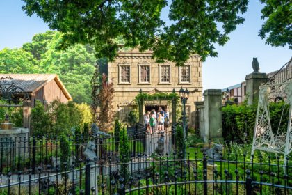 un cuplu britanic a fost despagubit dupa ce 170 de mingi apartinand unui teren de fotbal din apropiere au ajuns in gradina casei lor 682c8f9a6bee2