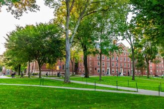 un judecator american a blocat ordinul lui trump de a interzice universitatii harvard sa inscrie studenti straini 6830b1d2346b7