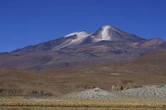 un vulcan zombi care nu a mai erupt de 250 000 de ani are o activitate ciudata cercetatorii se intreaba daca s ar putea trezi 68285bd181548