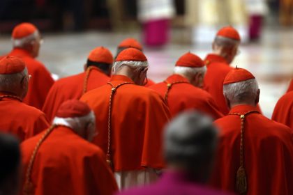 vaticanul anunta ca va dezactiva acoperirea telefoniei mobile pe intregul sau teritoriu pentru a izola conclavul 68190ab5d5832