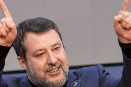 vicepremierul italian matteo salvini jubileaza dupa victoria lui simion poporul a votat in sfarsit liber cu capul si cu inima 681860c92aa75