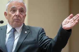 video avertisment de la bnr mugur isarescu anunta ca vin scumpiri nu va fi usor problema este finantarea deficitului bugetar 682c61aa66d4f