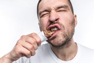 video ciocolata cu sistem anti furt pe rafturile magazinelor din romania 681334cd143e8