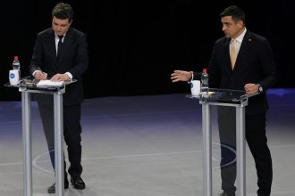 video contre intre simion si nicusor dan pe tema vaccinarii pandemia a fost oprita de razboiul din ucraina dezinformeaza societatea 681dae4870b9c