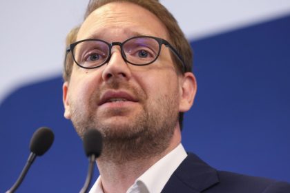 video dominic fritz preia conducerea usr dupa demisia elenei lasconi romania se afla in cel mai periculos moment de la revolutie 6818a66444a23