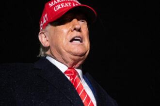 video donald trump vrea sa dubleze tarifele la otel si aluminiu la 50 incepand din 4 iunie 683a8cdeebe11