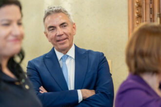 video dragos anastasiu daca vrem oameni competenti in administratie nu le putem pune viata in vitrina ce spune despre decizia ccr 6839e8165d503