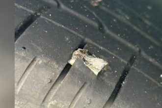 video haos pe o autostrada din australia sute de masini s au ales cu cauciucurile sparte 6814828d05094