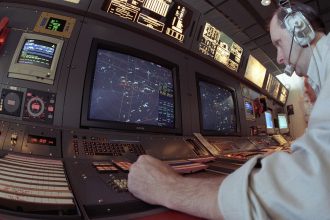 video incident pe aeroportul newark din new york avioanele au disparut de pe radar turnul de control sunteti acolo 681af811c066d