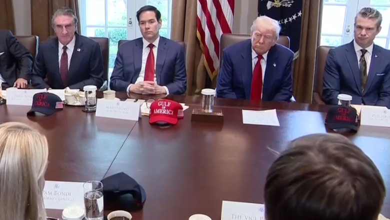 video laude uluitoare aduse lui trump de ministrii cabinetului sau odele ca cele auzite la ceausescu si kim jong un 6813d8a12e72f