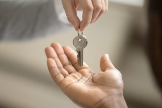 video locuinte la pret de masina in localitatile parasite orasul in care o garsoniera se vinde cu 5 000 de euro pretul e dictat de piata 683591a1c9cee