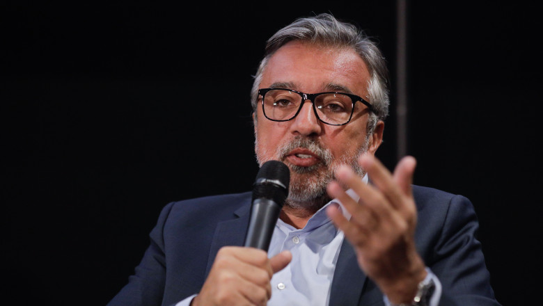 video lucian romascanu nu exclude o eventuala demisie a lui marcel ciolacu este o optiune a mai facut o o data 681887f0e3d1b