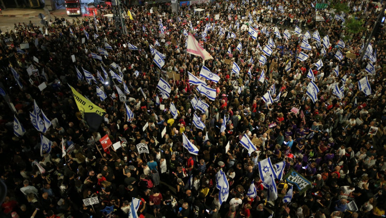 video manifestatie cu mii de oameni la tel aviv pentru eliberarea ostaticilor mobilizare uriasa dupa 600 de zile de razboi 68377bb691a0e