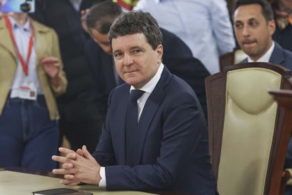 video nicusor dan discuta cu tanczos barna si cu marcel bolos problema deficitului trebuie sa transferam 30 de miliarde de lei din buget 682ef6239308d