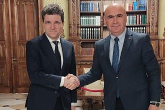 video nicusor dan s ar putea intalni astazi cu ilie bolojan cand ar urma sa aiba loc investirea sa in functia de presedinte surse 682b1461cc2f5