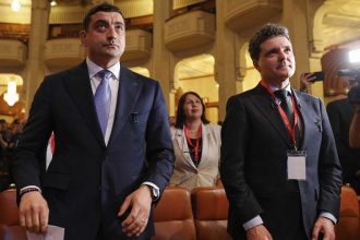 video nicusor dan si george simion fata in fata ce spun candidatii despre devalorizarea leului si cheltuielile pentru armata 681b75ecd1828