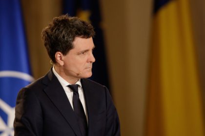 video nicusor dan spune ca romania e deja in recesiune pe de alta parte avem o economie privata care e solida 682eeb9634df7