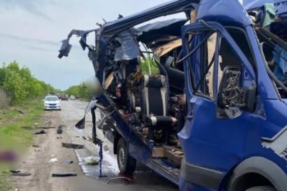 video noua persoane au murit dupa un atac rusesc cu drona asupra unui autobuz in ucraina 68283524b60ec