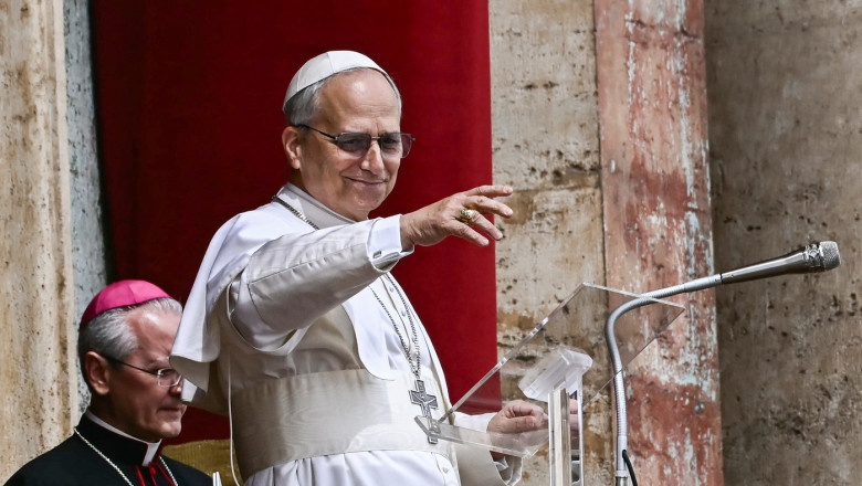 video papa leon al xiv lea apel pentru liderii lumii in prima sa rugaciune de duminica la vatican gata cu razboiul 68208ef112872