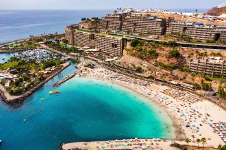 video reguli stricte pentru turistii din gran canaria fara umbrele gatit sau dus pe plaja amenzile ajung la 3 000 de euro 68280af6720b3