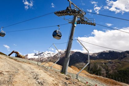 video sat din elvetia ingropat sub noroi si pietris dupa prabusirea unui ghetar un localnic este dat disparut 68377cdfdb0c1