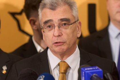 video senator aur dupa informatiile potrivit carora george simion nu s ar mai afla in tara nu stiu unde este acum ne am vazut aseara 681887ec88594