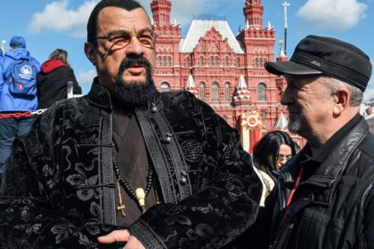 video steven seagal alaturi de membrii unei bande de motociclisti la ziua victoriei cine sunt lupii noptii care au adepti si in romania 68256f0ab700d