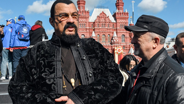 video steven seagal alaturi de membrii unei bande de motociclisti la ziua victoriei cine sunt lupii noptii care au adepti si in romania 68256f0ab700d