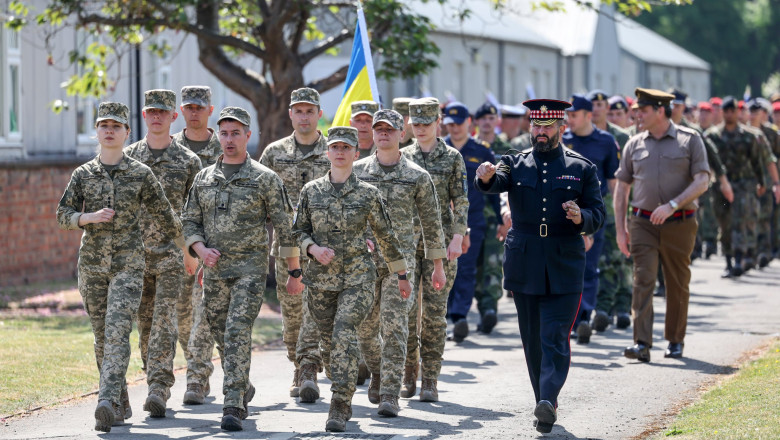 video ucraina invitata la parada militara de ziua victoriei din londra soldati ucraineni vor defila in capitala britanica 68160c4cf3ae2