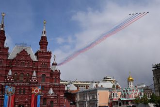 videofoto parada militara in piata rosie din moscova astazi vladimir putin sarbatoreste ziua victoriei sub amenintarea dronelor ucrainene 681da2197fbf3