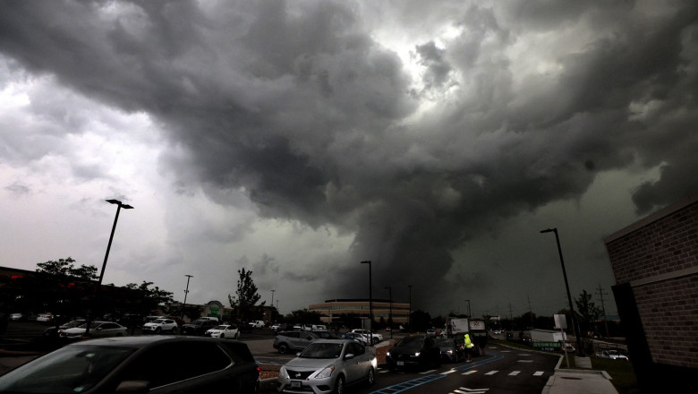 videofoto tornade si furtuni puternice in sua cel putin 27 de morti in missouri si kentucky 6829b90de7161