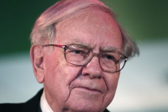 warren buffett critica dur administratia trump pentru tarifele comerciale impuse la nivel global e o mare greseala 681637a95c67c