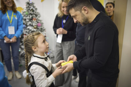 zelenski a decis ca ucraina sa serbeze ziua copilului la 20 noiembrie si a instituit decoratia viitorul ucrainei dedicata copiilor 683aa32418eb0