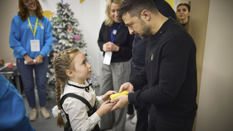 zelenski a decis ca ucraina sa serbeze ziua copilului la 20 noiembrie si a instituit decoratia viitorul ucrainei dedicata copiilor 683aa32418eb0
