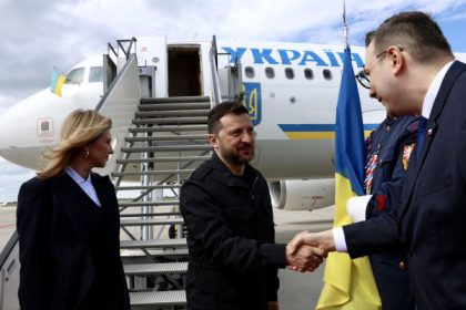 zelenski intampinat ca lider al lumii libere la praga discutii despre aparare cu presedintele si premierul cehiei 6817602936b9d