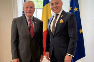 ambasadorul romaniei in sua a discutat despre apararea pe flancul estic cu emisarul special al presedintelui trump pentru ucraina 6846e7c2395e6