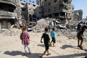 apararea civila din gaza spune ca 36 de oameni au fost ucisi de fortele israeliene focuri de arma in apropierea unui centru umanitar 68445786088df