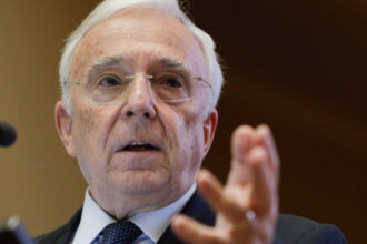 avertisment al guvernatorului bnr pentru liderii politici problema datoriei e mai presanta ca niciodata 684987039b0ce