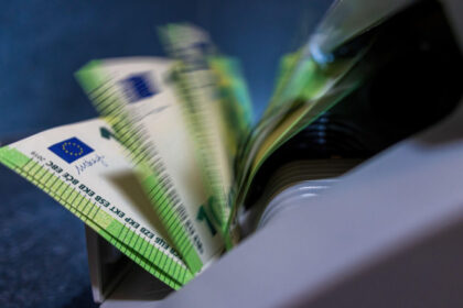 bnr datoria externa a romaniei a ajuns la peste 209 miliarde de euro cat de mult a crescut datoria in primele 4 luni ale anului 684c335f75ed1