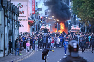 ce spune nicusor dan despre situatia din irlanda de nord unde au izbucnit violente dupa o tentativa de viol a unor romani 6849d2501bc78